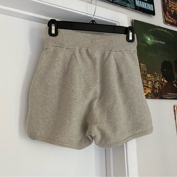 lululemon cotton cashmere short 4” - Picture 2 of 4